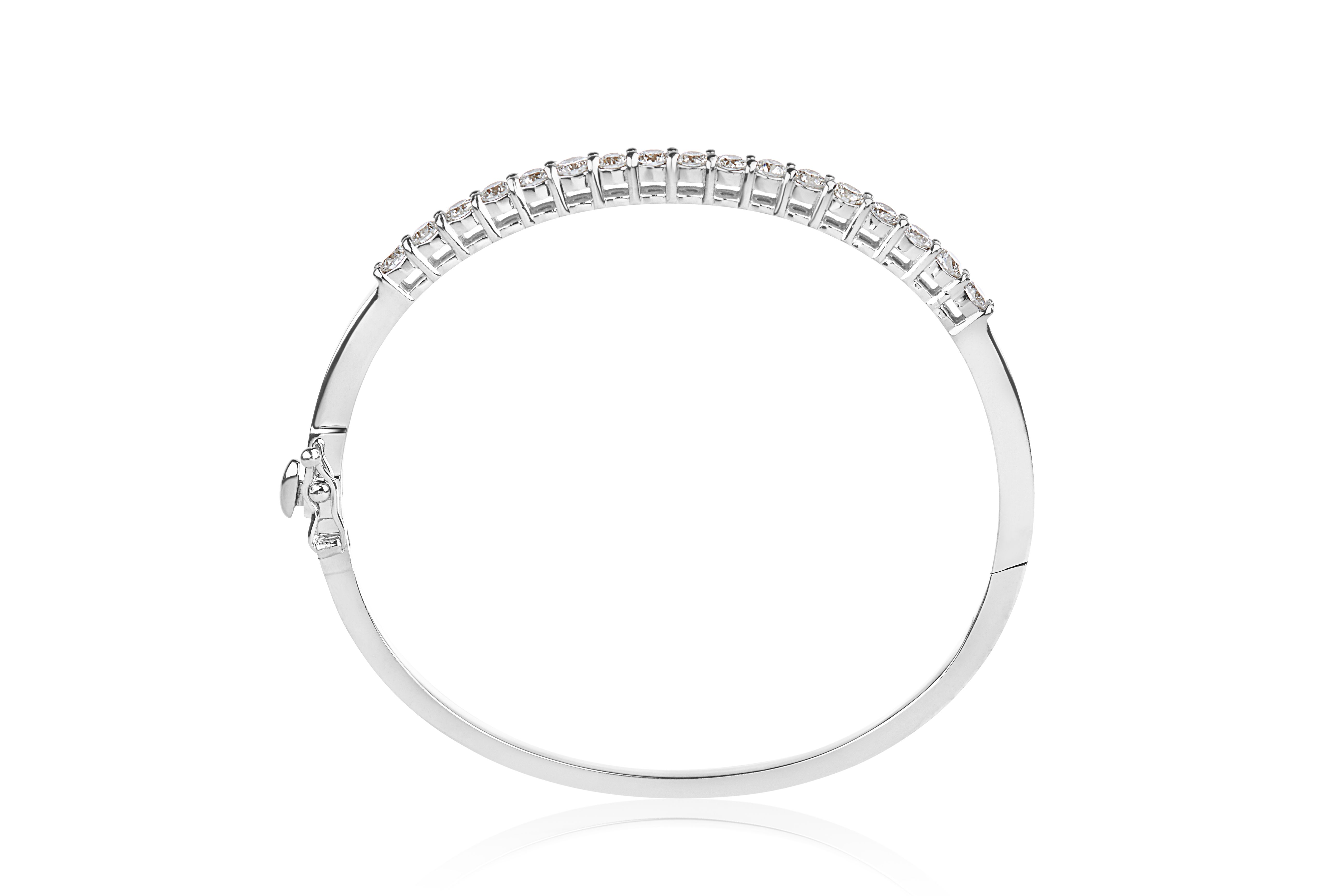 Classic Diamond Bangle in 14K White Gold (2.6ct)